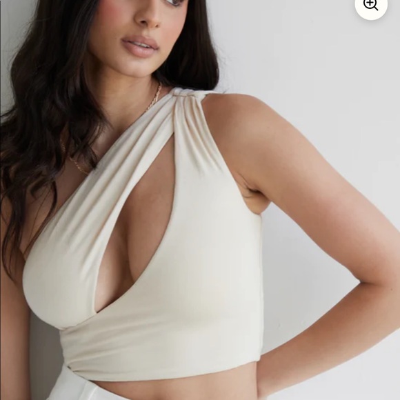 Reona ivory top - Picture 1 of 6